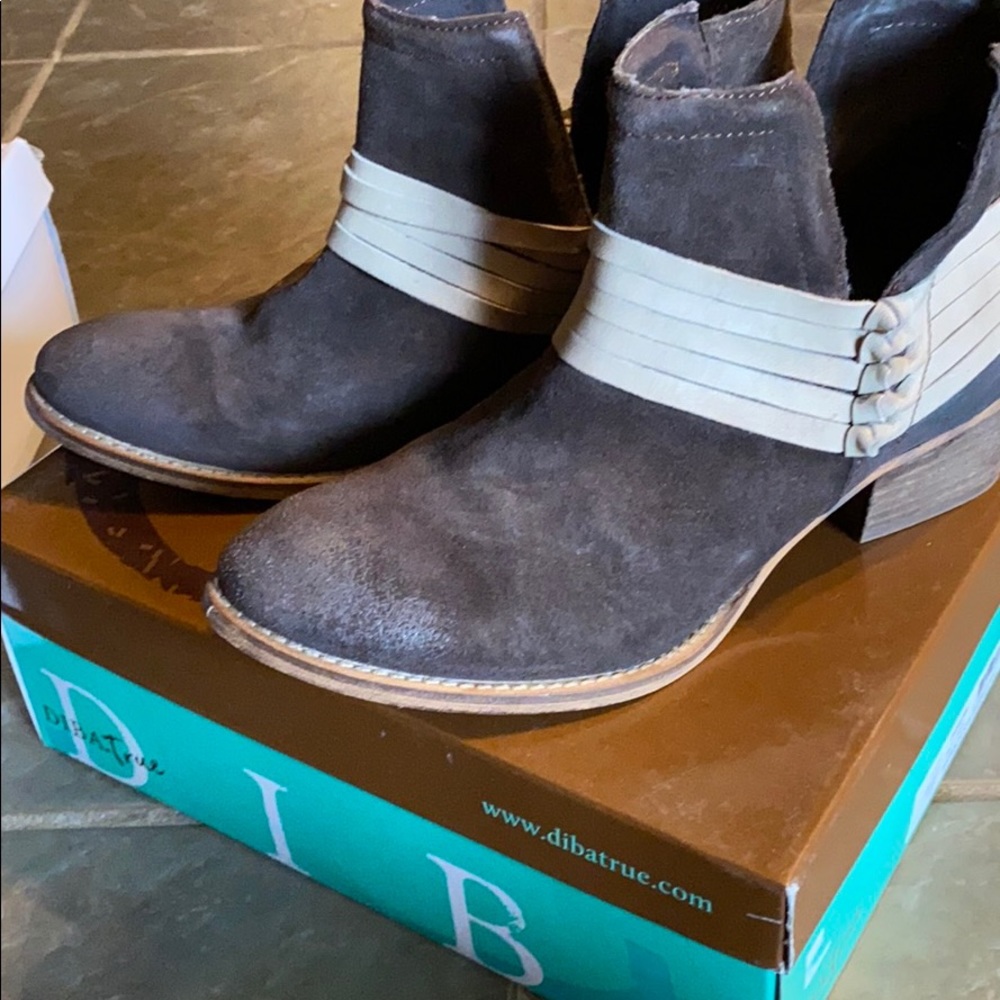 Diba True Sly Fox brown suede